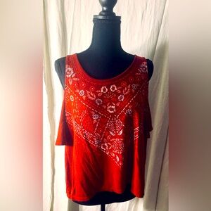 Mudd women’s cold shoulder top Medium